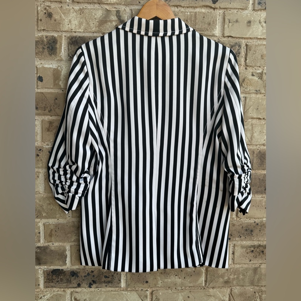 Karen Kane Black and White Striped Blazer Size Medium - Picture 7 of 8